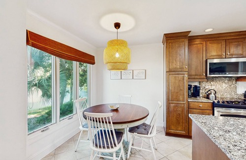 Kiawah Island Villa | Lagoon-Front Villa w/Screened Porch, WiFi & AC - Steps to Beach, Tennis & Golf