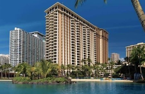 Waikiki Resort | Lagoon Tower HGVC HV Beachfront Resort & Spa