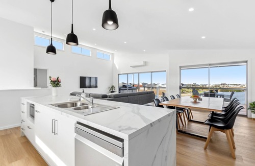 Nangkita House | Lagoon Views Summary: