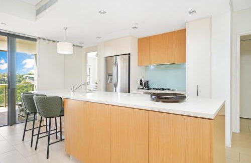 Darwin City Centre Apartment | Lagoon Waterfront Oasis relaxing balcony & BBQ