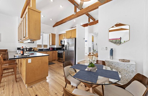 Laguna Beach House | Laguna Beach Coastal Cottage - Steps to the Beach!