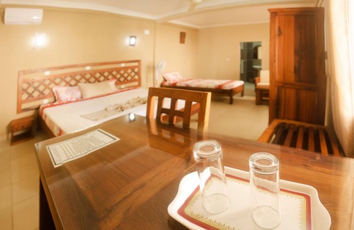 Morondava Hotel | Laguna Beach