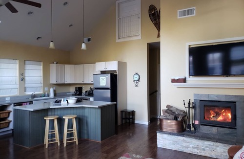 Lake Almanor West House | Lake Almanor West - Lakefront Cabin