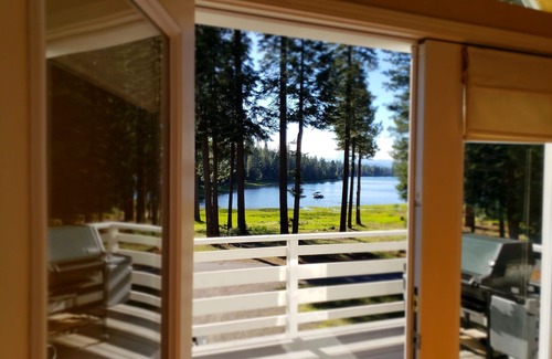 Lake Almanor West House | Lake Almanor West - Lakefront Cabin