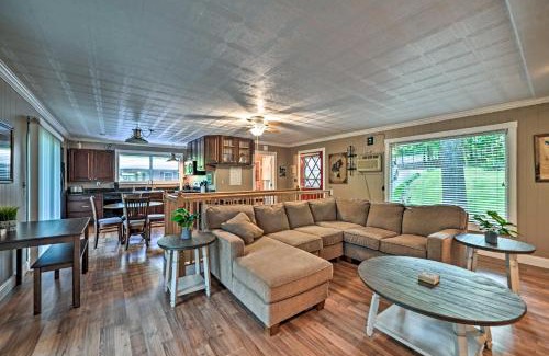 Cadiz House | Lake Barkley Home Private Dock, Kayaks, Fire Pit!