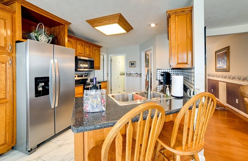 Cadiz House | Lake Barkley Home w/On-Site Beach: Boat + Swim!