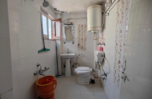 Dal Lake House | Lake Boulevard Guest House