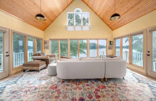 Hillsborough House | Lake Days Getaway