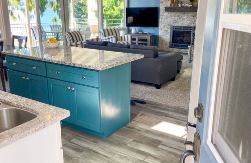 Olympia House | Lake Front Home on Beautiful Summit Lake ☀️