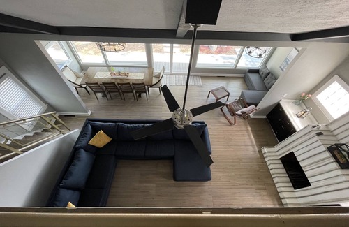 Monticello House | Lake front house with beautiful views and walking distance to Indiana Beach.