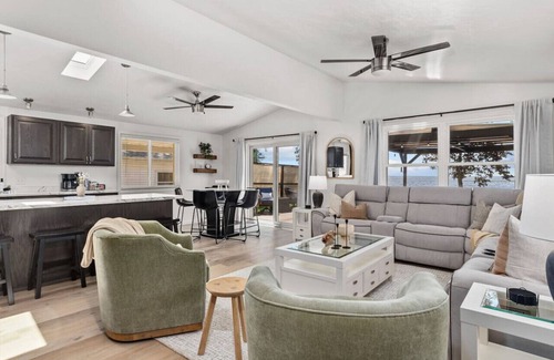 Cecil House | LAKE FRONT! Kayaks&Paddleboards