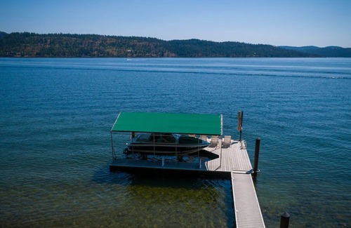 Coeur d'Alene House | Lake Front New Remodel w/ Hot Tub- Coeur d'Alene