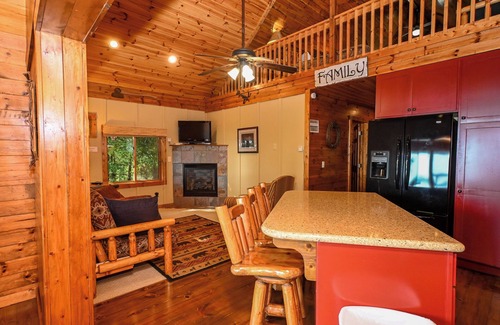 Bemidji House | Lake front, pool, beach, kayaks, canoes, resort amenities included