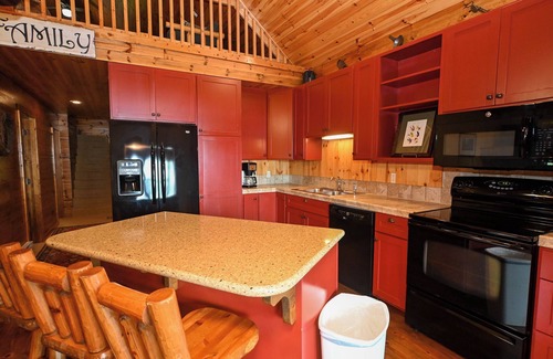 Bemidji House | Lake front, pool, beach, kayaks, canoes, resort amenities included