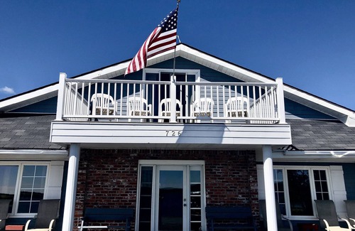 Saint David House | Lake Front Rental on Long Lake Maine