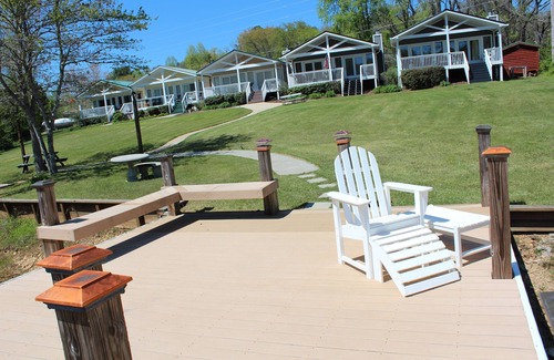 Hiawassee Ski Chalet | Lake Front, Two Docks, Family Friendly, Full Kitchen, Home Away From Home!