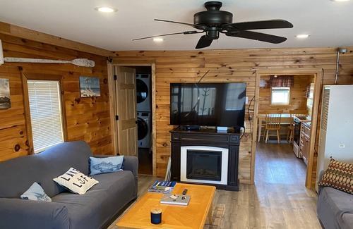 Glenburn House | LAKE FRONT