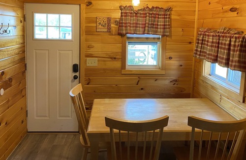 Glenburn House | LAKE FRONT