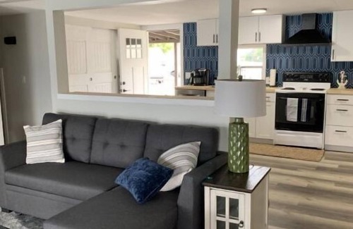 Davenport House | Lake Front with boat parking and easy access to the beach and marina