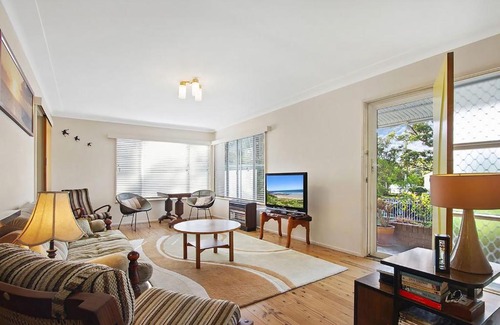 Lake Tabourie House | Lake Frontage