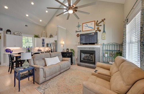 Greenwood Cottage | Lake Greenwood Getaway w/On-Site Boat Ramp!