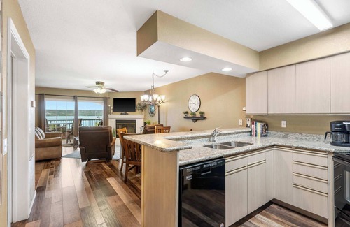 Hollister Condo | Lake Harbour~on TRL – For 6