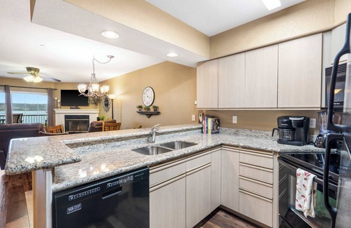 Hollister Condo | Lake Harbour~on TRL – For 6