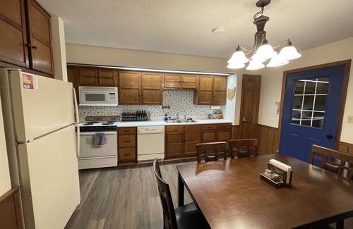 Lakeview House | Lake Home Getaway ~ Pets Welcome!