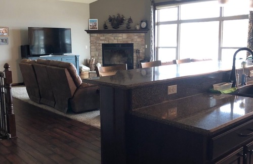 Village of Richfield House | Lake House- 20 min from Milwaukee