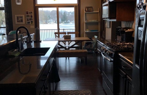 Village of Richfield House | Lake House- 20 min from Milwaukee