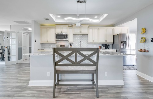 Lakeland House | LAKE HOUSE FAMILY GET AWAY WITH A POOL!