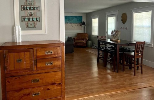 La Cygne House | Lake House Getaway, 1 hour from KC!