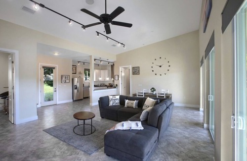 Eustis House | Lake House minutes to downtown Mt Dora and Eustis