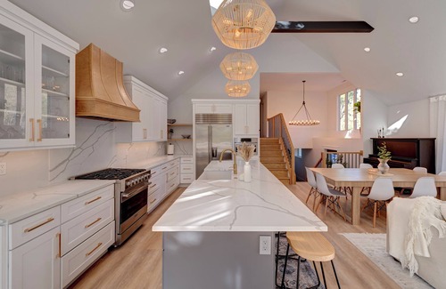 New Buffalo House | LAKE HOUSE RETREAT WITH HEATED POOL IN NEW BUFFALO, MI- GRAND OPENING FOR 2025