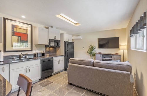 Lake Hughes Apartment | Lake Hughes Apartment Unit A