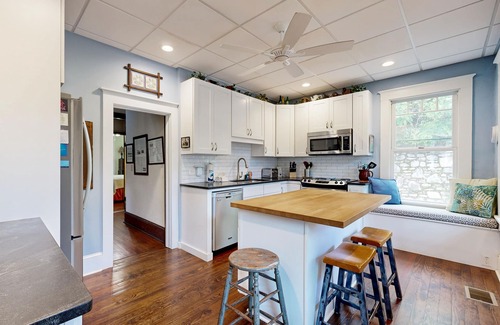 Lake Junaluska House | Lake Junaluska Retreat: Gas Grill, Family Fun, Serene Views, Pool