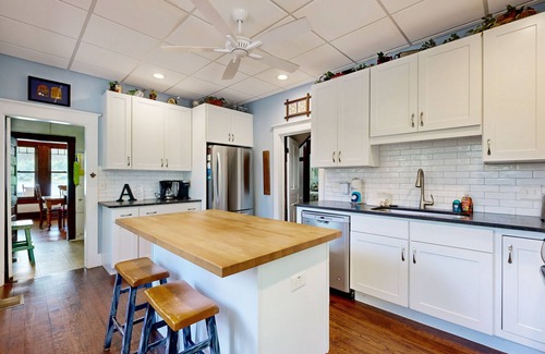 Lake Junaluska House | Lake Junaluska Retreat: Gas Grill, Family Fun, Serene Views, Pool