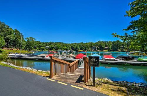 Salem Apartment | Lake Keowee Resort Condo with Balcony and Pool Access!