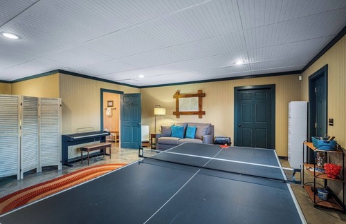 Mentone House | Lake Lahusage Front l Private Dock, Game Room