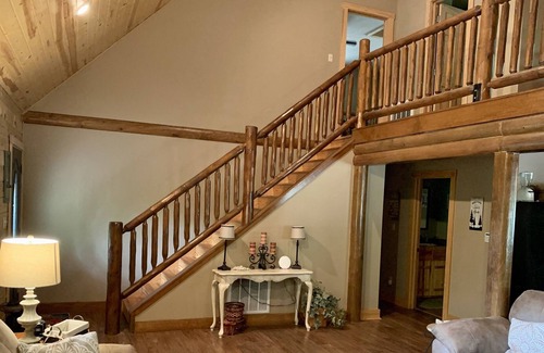 Edgemont Cabin | Lake Log Cabin - right on Greers Ferry lake