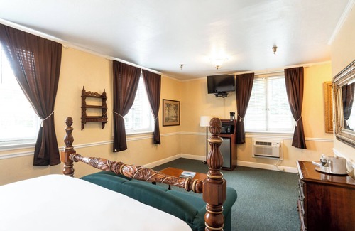 Lake Lure Hotel | Lake Lure Inn and Spa