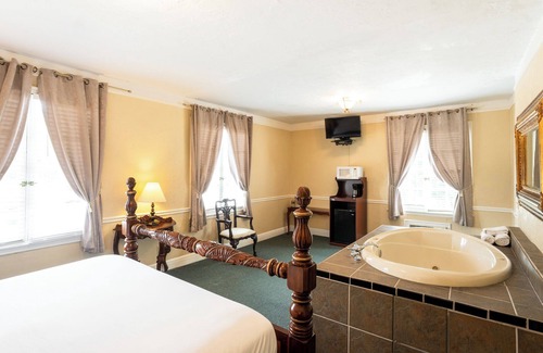 Lake Lure Hotel | Lake Lure Inn and Spa