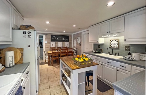 Lake Lure House | Lake Lure Opens May 2026. Rumbling Bald on 14th Hole, Pet Friendly