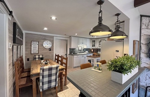 Lake Lure House | Lake Lure Opens May 2026. Rumbling Bald on 14th Hole, Pet Friendly