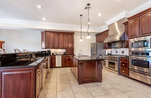 Slidell House | Lake Mansion Luxury Estate 5BR/4Ba Resort Paradise