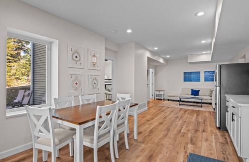 Arcadia House | Lake MI 8BR with Private Beach + Hot Tub