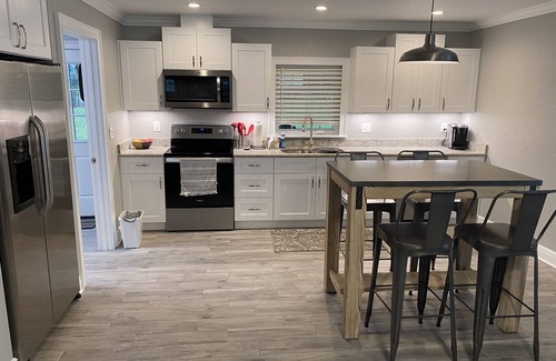 Minneola House | Lake Minneola Sunset Cottage - Lakefront Home - Sun Water Florida!