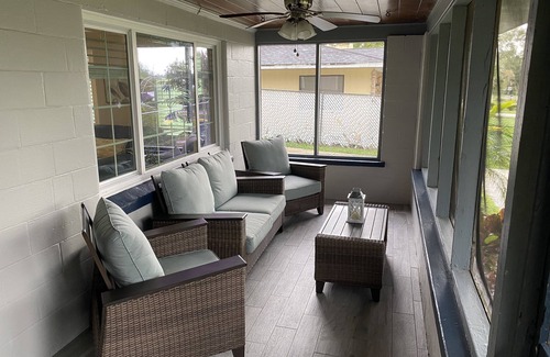 Minneola House | Lake Minneola Sunset Cottage - Lakefront Home - Sun Water Florida!