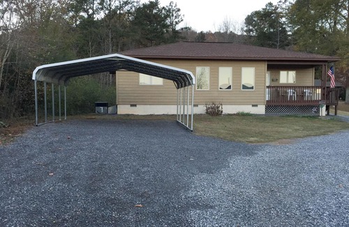 Groveoak Cabin | Lake & mountain views! Covered Boat Port w/Power, Pets Welcome