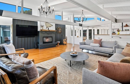 Waipahihi House | Lake & Mountain Views, Plunge Pool